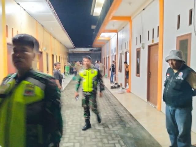 razia_dini_hari_tim_gabungan_periksa_sejumlah_koskosan_di_deli_serdang