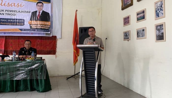 sofyan_tan_dorong_mahasiswa_bijak_manfaatkan_ai_di_era_digital