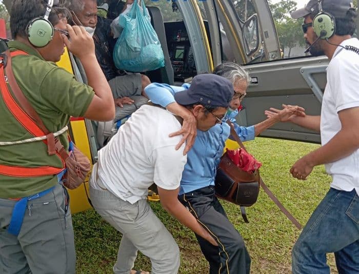 terisolasi_pascabencana_4_warga_said_kalangan_ii_dievakuasi_helikopter_bnpb_ke_rsud_pandan
