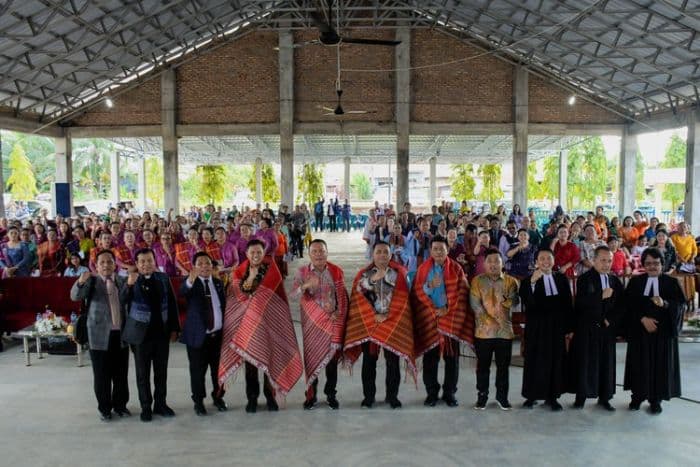 wabup_sergai_hadiri_natal_pgdi_2025_tekankan_nilai_universal_dan_toleransi