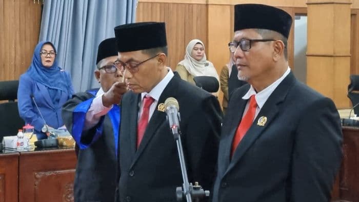 dua_pimpinan_definitif_dprd_batu_bara_dilantik