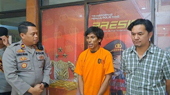 sakit_hati_dipecat_pria_ini_bongkar_rumah_