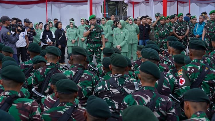 kodam_ibb_berangkatkan_450_personel_raider_ke_perbatasan_papua_