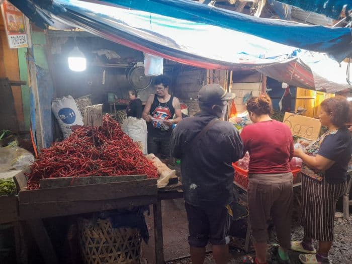 tak_lagi_pedas_di_kantong_harga_cabai_turun_di_pasar_dwikora