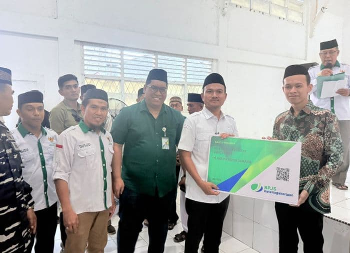 baznas_tanjungbalai_bayar_iuran_bpjs_ketenagakerjaan_untuk_marbot_dan_imam_masjid