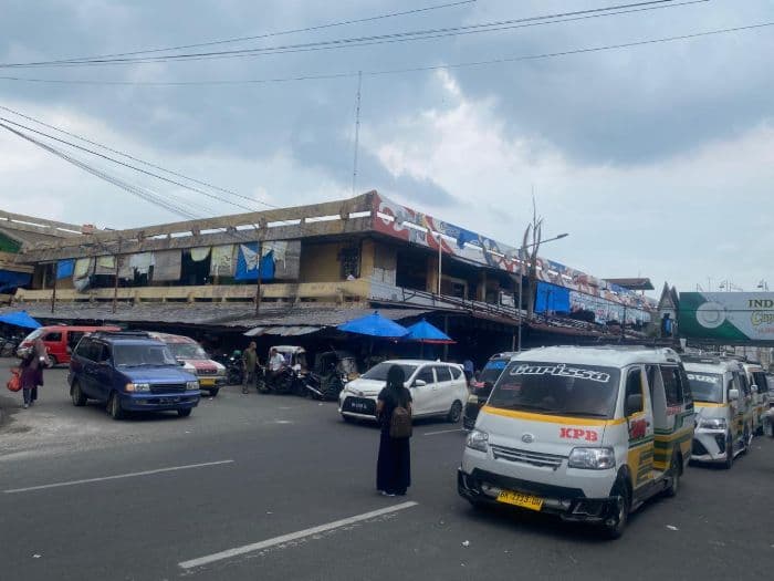 knpi_pematangsiantar_desak_polisi_usut_pembongkaran_kios_di_gedung_i_pasar_horas