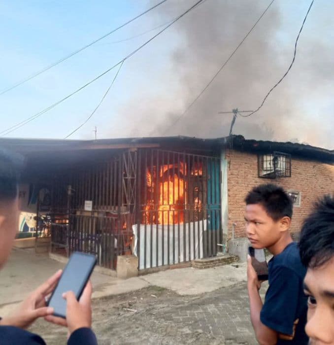 tiga_rumah_terbakar_di_tanjung_morawa
