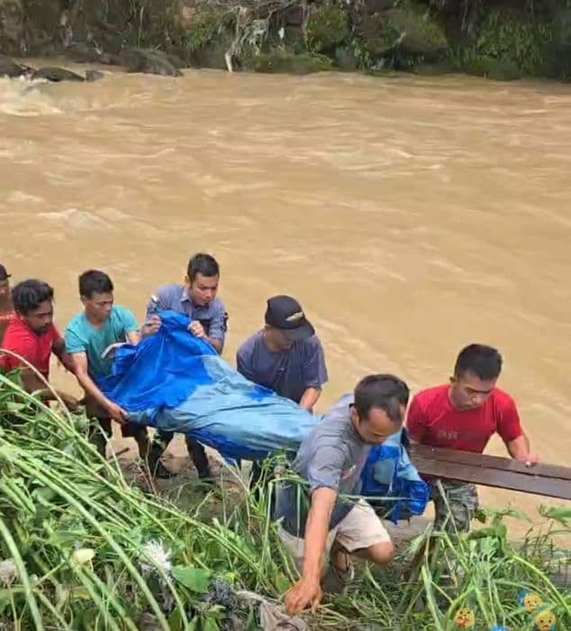 padangsidimpuan_banjir_warga_hanyut_dan_meninggal