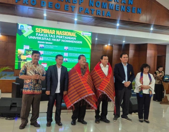 118_pemakalah_dari_28_kampus_bahas_pertanian_berkelanjutan_di_seminar_nasional_uhn_medan