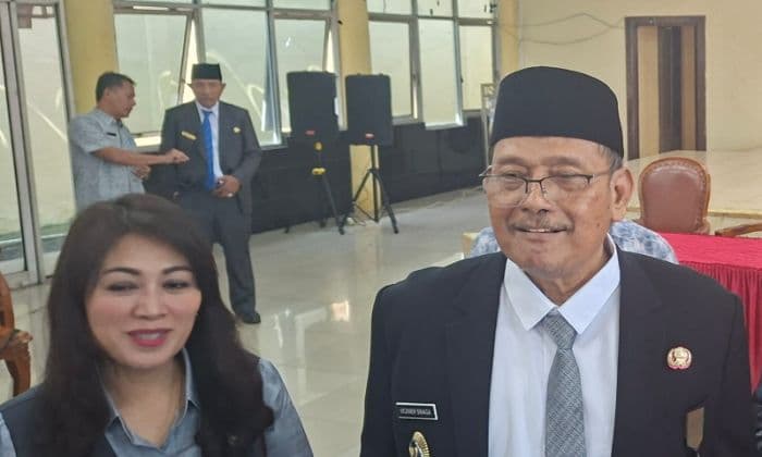 bupati_dairi_nonaktifkan_kapus_sigalingging_digantikan_drg_veronika_bakara_
