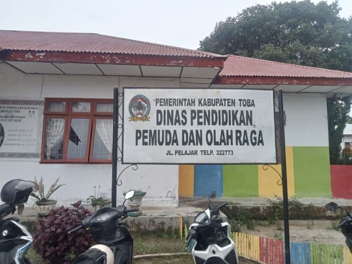 disdik_sebut_pelantikan_kepsek_di_toba_tanpa_bcks_tidak_masalah