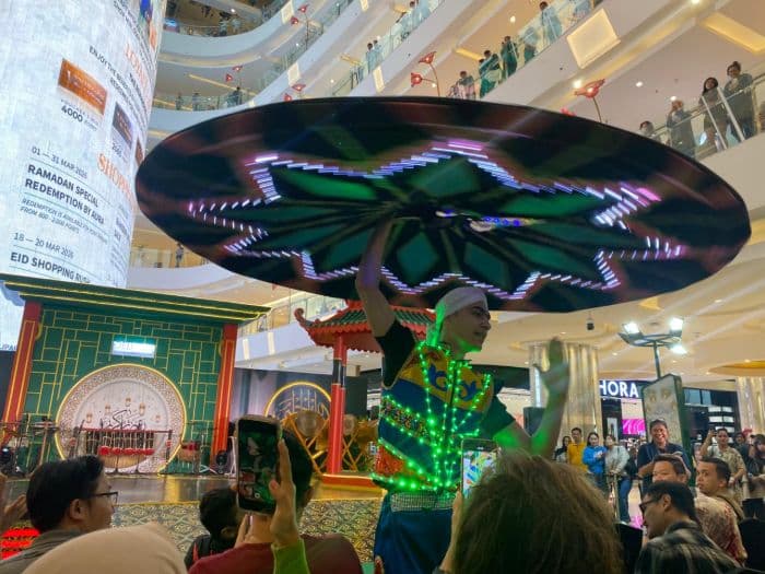 pertunjukan_tari_tanoura_dari_maroko_pukau_pengunjung_di_delipark_mall_medan