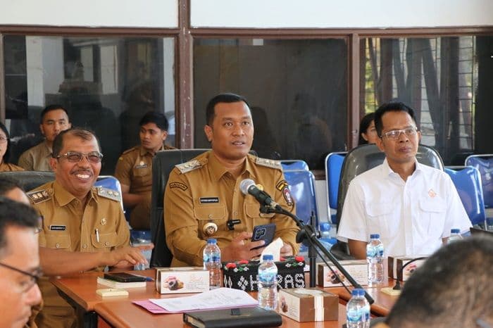 wabup_toba_minta_opd_berikan_laporan_lkpd_secara_detail_ke_bpk_ri