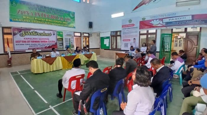 polres_samosir_gandeng_tokoh_agama_untuk_jaga_kamtibmas_dan_pembinaan_generasi_muda
