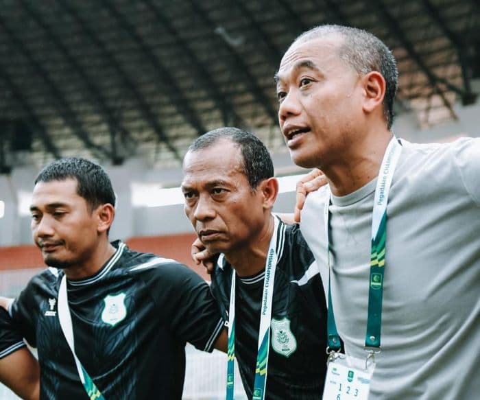 smeck_hooligan_tantang_eko_purdjianto_menang_5_gol_saat_psms_vs_sriwijaya_fc