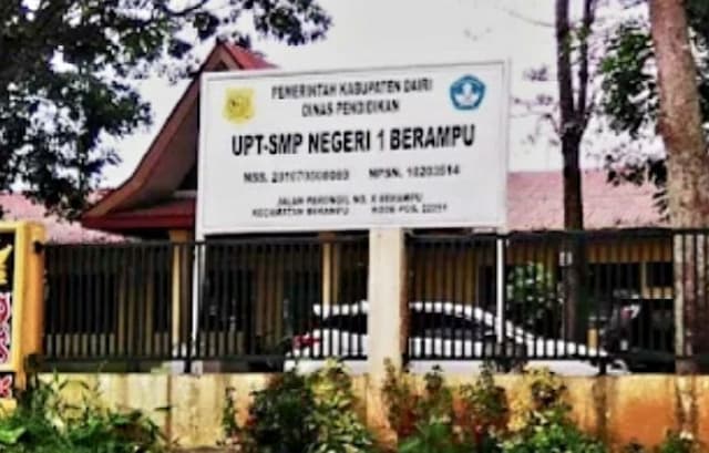toilet_rusak_bertahuntahun_guru_dan_siswa_smpn_1_berampu_resah_bau_pesing