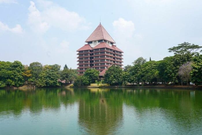 ui_pertimbangkan_sanksi_berat_untuk_16_mahasiswa_fh_terkait_dugaan_pelecehan_di_grup_chat