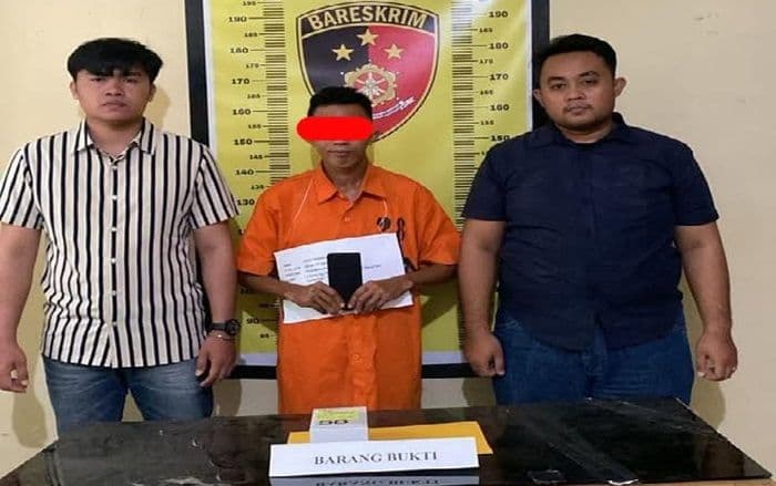 polsek_sibolga_sambas_tangkap_mahasiswa_pencuri_hp_milik_pensiunan