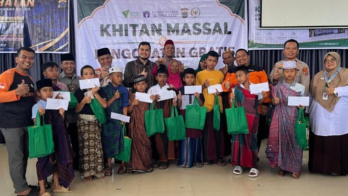 dompet_dhuafa_waspada_dan_rsu_sufina_aziz_gelar_khitan_massal_dan_pengobatan_gratis_di_dairi
