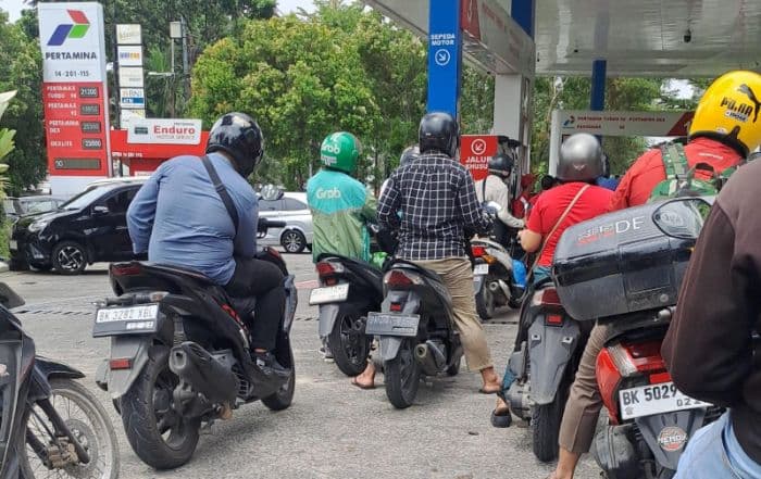 harga_pertamax_naik_pengamat_antrean_kendaraan_untuk_isi_pertalite_akan_jadi_pemandangan_biasa