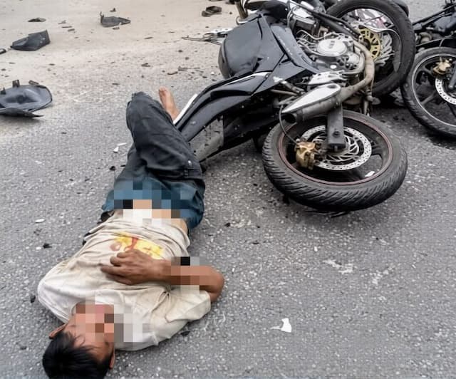 kecelakaan_maut_di_batu_bara_tiga_orang_luka_berat_tabrakan_vixion_vs_supra