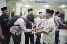 wabup_syahdian_lepas_kafilah_mtq_labusel_ke_mtq_ke40_tingkat_sumut