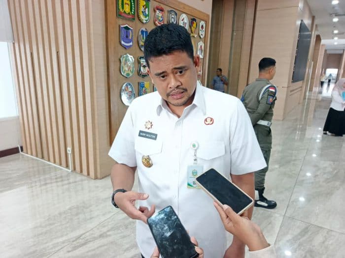 bobby_nasution_antrean_bbm_di_spbu_dipicu_krisis_sopir_pertamina_tnipolri_siap_bantu_distribusi