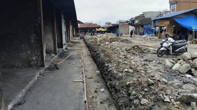 pembangunan_kios_pasar_dwikora_belum_dimulai_pedagang_korban_kebakaran_masih_menunggu
