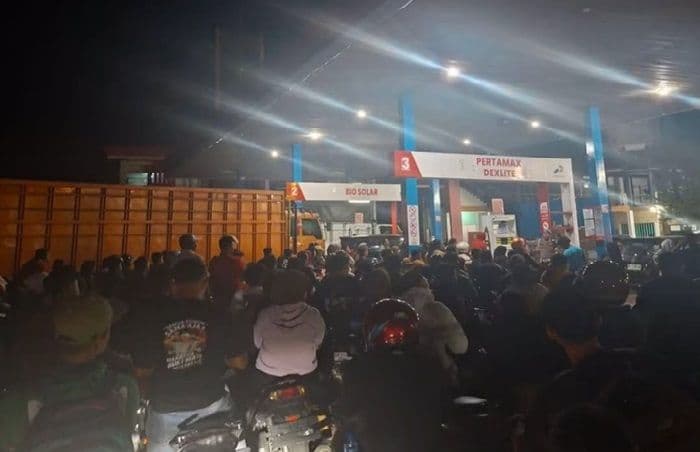 sopir_truk_klaim_dipungut_rp30000_saat_isi_solar_di_spbu_jalinsum_medanlubuk_pakam