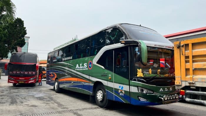 sulit_mendapatkan_solar_biaya_operasional_bus_als_meningkat_dan_perjalanan_terganggu_