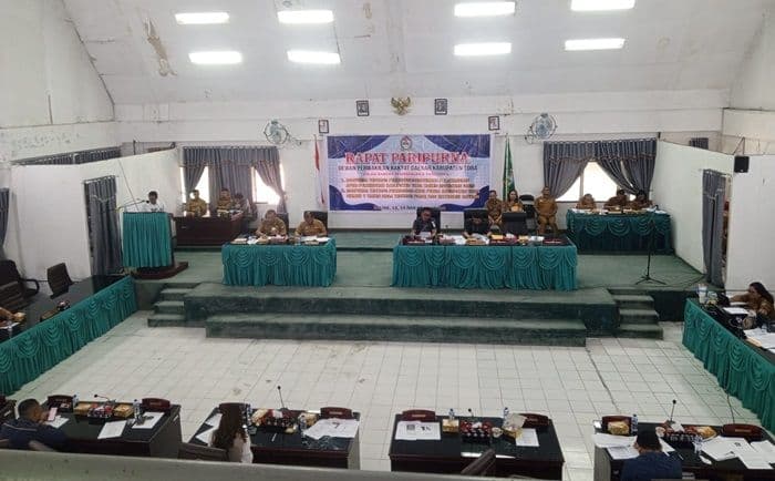 tujuh_fraksi_dprd_toba_sampaikan_catatan_atas_pertanggungjawaban_apbd_2025_dan_perubahan_perda_pajak_daerah