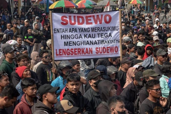 apa_saja_aturan_dan_proses_pemakzulan_kepala_daerah