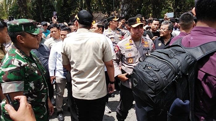 polda_sumut_gerebek_thm_marcopolo_di_binjai_bangunan_diratakan