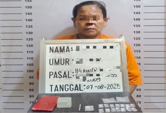 polisi_tangkap_wanita_pengedar_sabu_di_lingga_tiga_labuhanbatu