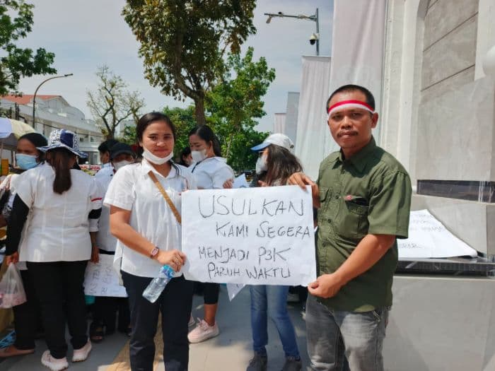 puluhan_guru_honorer_sumut_minta_diangkat_jadi_pppk_paruh_waktu