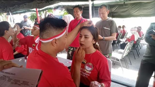 seru_prajurit_kodam_ibb_lomba_makeup_istri_di_hut_ri_ke80