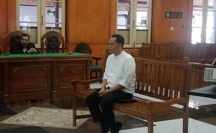 sidang_vonis_kasus_korupsi_mantan_kadis_budparekraf_sumut_ditunda