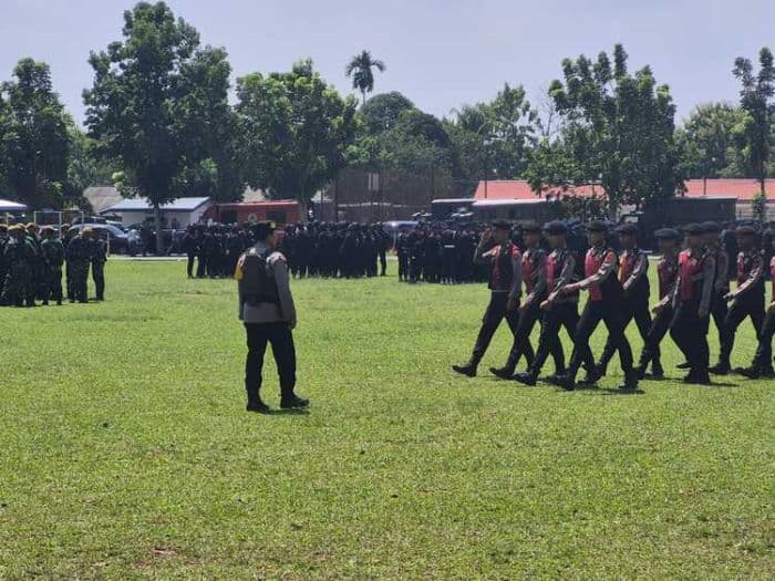 tnipolri_gelar_apel_gabungan_jelang_pembongkaran_diskotik_marcopolo_dan_new_blue_star