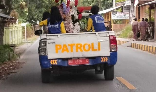 pajak_sudah_dibayar_mobil_patroli_dishub_samosir_masih_gunakan_plat_2023