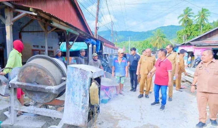 masinton_pastikan_pembangunan_di_tapteng_berjalan_merata_dan_transparan