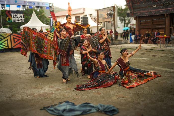 del_fm_hidupkan_cerita_dan_budaya_batak_lewat_marturiturian_diskusi_budaya_dan_musik