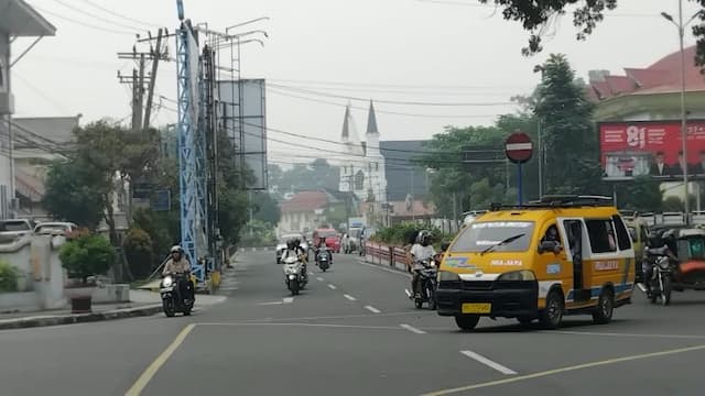 dinkes_pematangsiantar_imbau_warga_kurangi_aktivitas_di_luar_rumah_akibat_kabut_asap