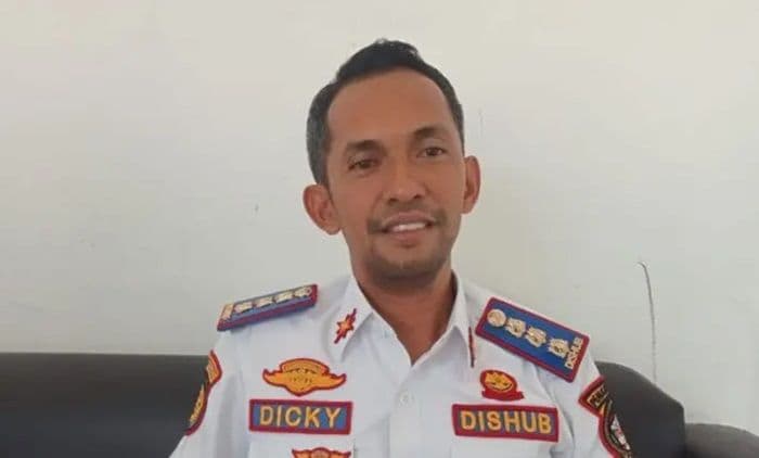 dishub_toba_usulkan_15_lampu_jalan_tenaga_surya_di_jalur_wisata_baligemeat