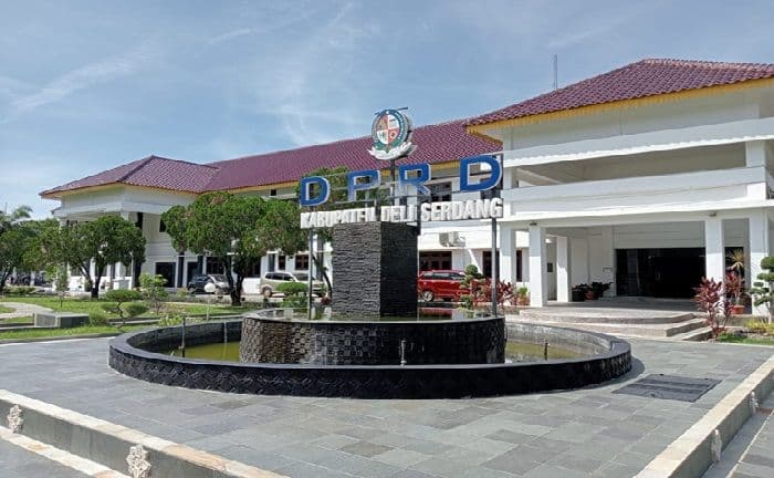 dua_pejabat_sekretariat_dprd_deli_serdang_dicopot_sementara_diduga_terkait_pencairan_perjalanan_dinas