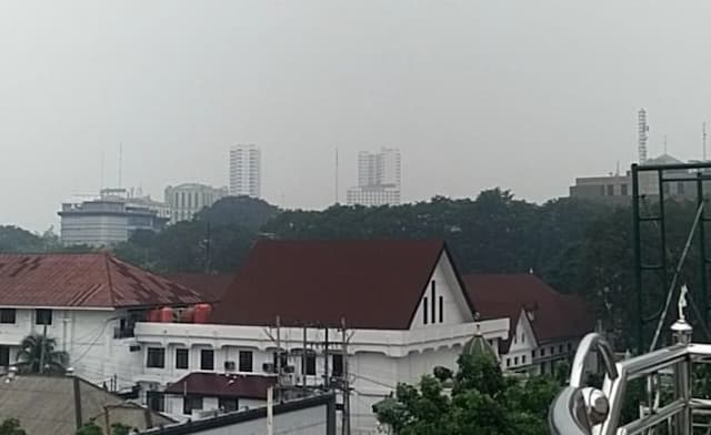 kabut_asap_karhutla_selimuti_33_kabupatenkota_di_sumut_bmkg_imbau_warga_waspada