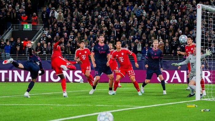 kartu_merah_olise_warnai_drama_viking_vs_bayern_skor_sama_kuat_33