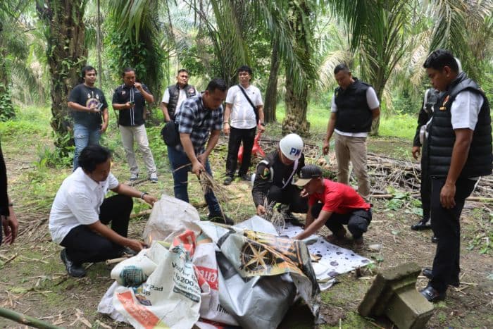 polisi_gerebek_dan_bongkar_barak_narkoba_di_langkat_lokasi_sudah_kosong