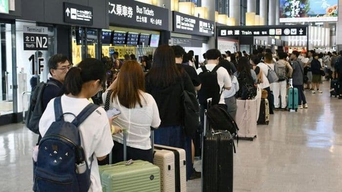 satu_gunting_bikin_bandara_naha_lumpuh_penumpang_japan_airlines_terdampak_