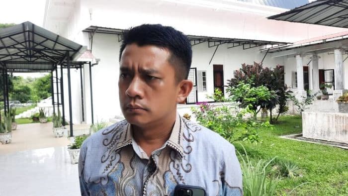 dprd_simalungun_akan_panggil_dinas_pertanian_terkait_proyek_jalan_cingkes