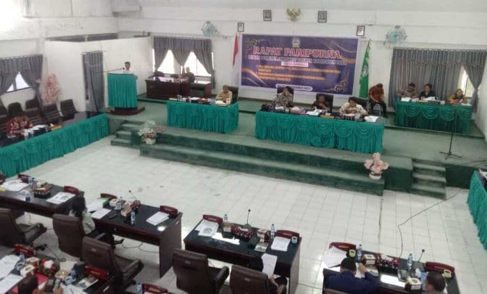 fraksi_pdip_minta_pemkab_toba_maksimalkan_pad_dalam_rapbd_2026